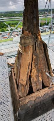 restauratie torenspits Opstal